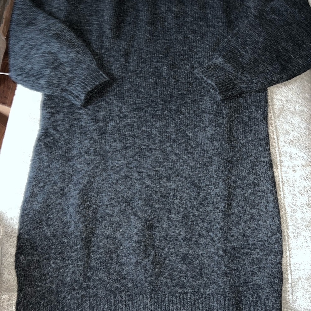 Banana Republic Women’s Dark Gray Crewneck Sweater